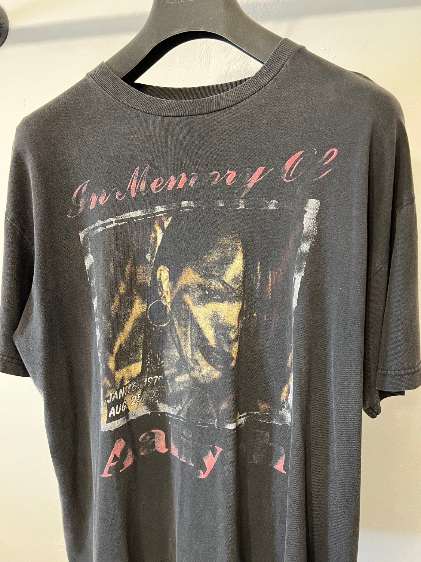 Vintage  Authentic vintage 2001 AALIYAH memorial shirt