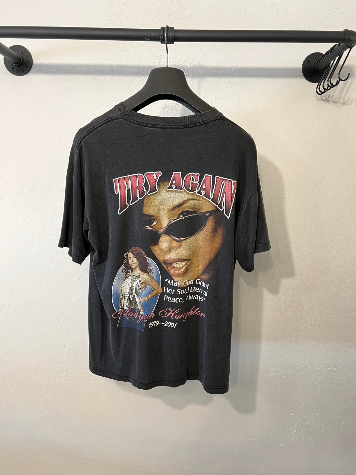 Vintage  Authentic vintage 2001 AALIYAH memorial shirt